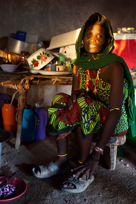  Gabra woman preparing her diner   Kenia